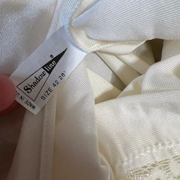 Shadow line large ivory gown - Picture 7 of 7